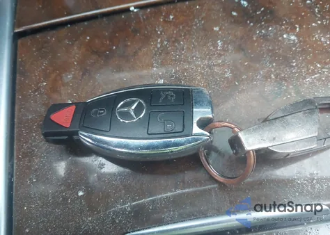 2015 Mercedes-Benz E 350 4Matic z USA, uszkodzony, nr VIN WDDHF8JB2FB097270